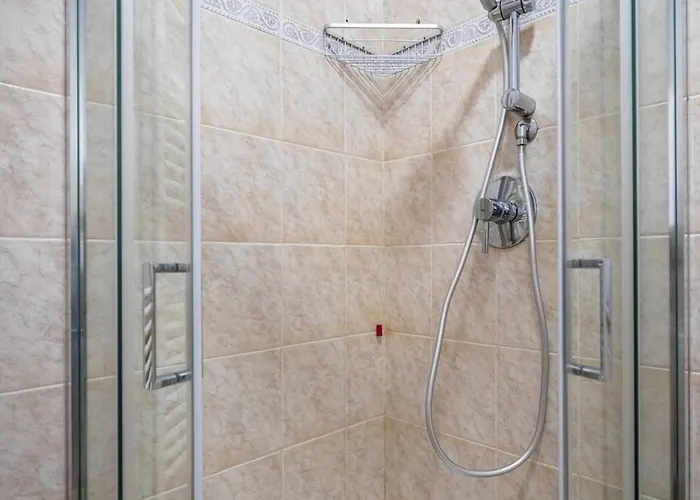 Yid Quiet With Parking